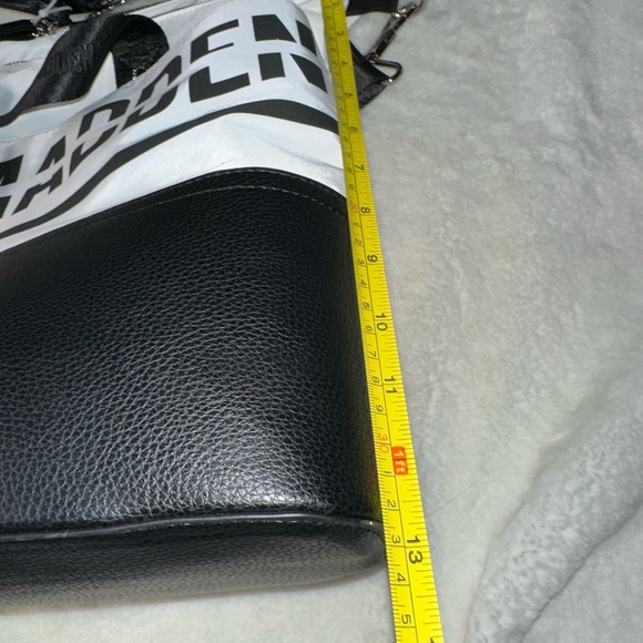 STEVE MADDEN BEACH BAG, OVER NIGHT BAG, CARRY ON BAG…ANYTHING BAG! Firm on price - Picture 12 of 14